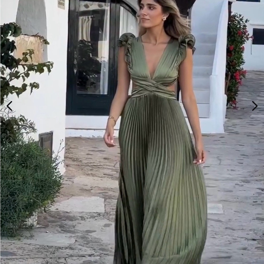 Olive Green Backless Pleated V-Neck Dress with Ruffled Cap Sleeves